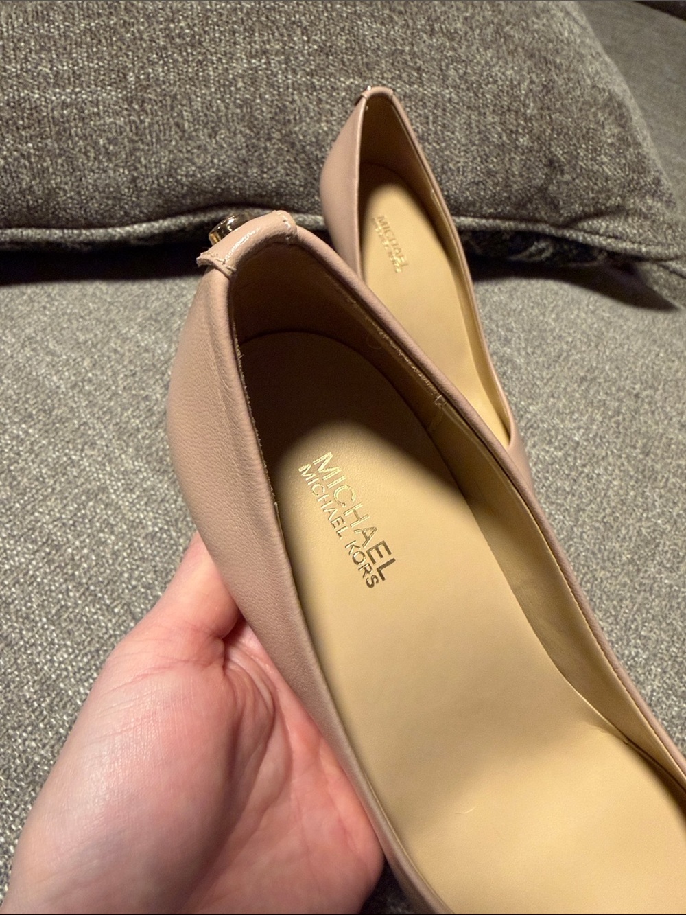 Michael Kors Women's Pointed Toe Pumps in Blush Size 7 - Picture 2 of 7